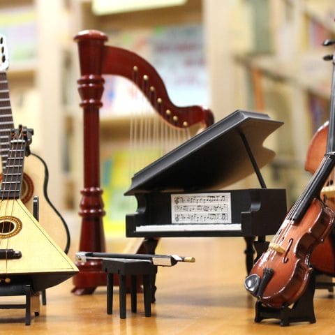 Pengertian dan Contoh Alat Musik Harmonis Saat Ini