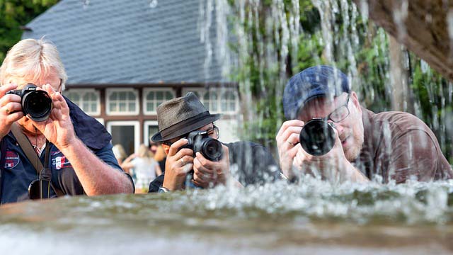 Cara Merawat Kamera DSLR, Pastikan Kamera Tidak Terkena Air