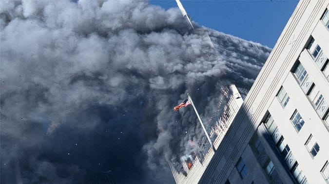 Foto dokumenter World Trade Center 11 September karya Lyle Owerko, sesaat setelah menara kedua terkena serangan pesawat kedua