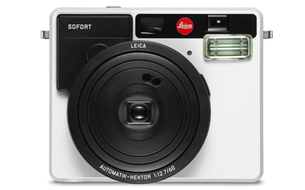 Kamera polaroid Leica Sofort dengan delapan mode pemotretan dan desain elegan tersedia dalam warna mint, putih, dan oranye