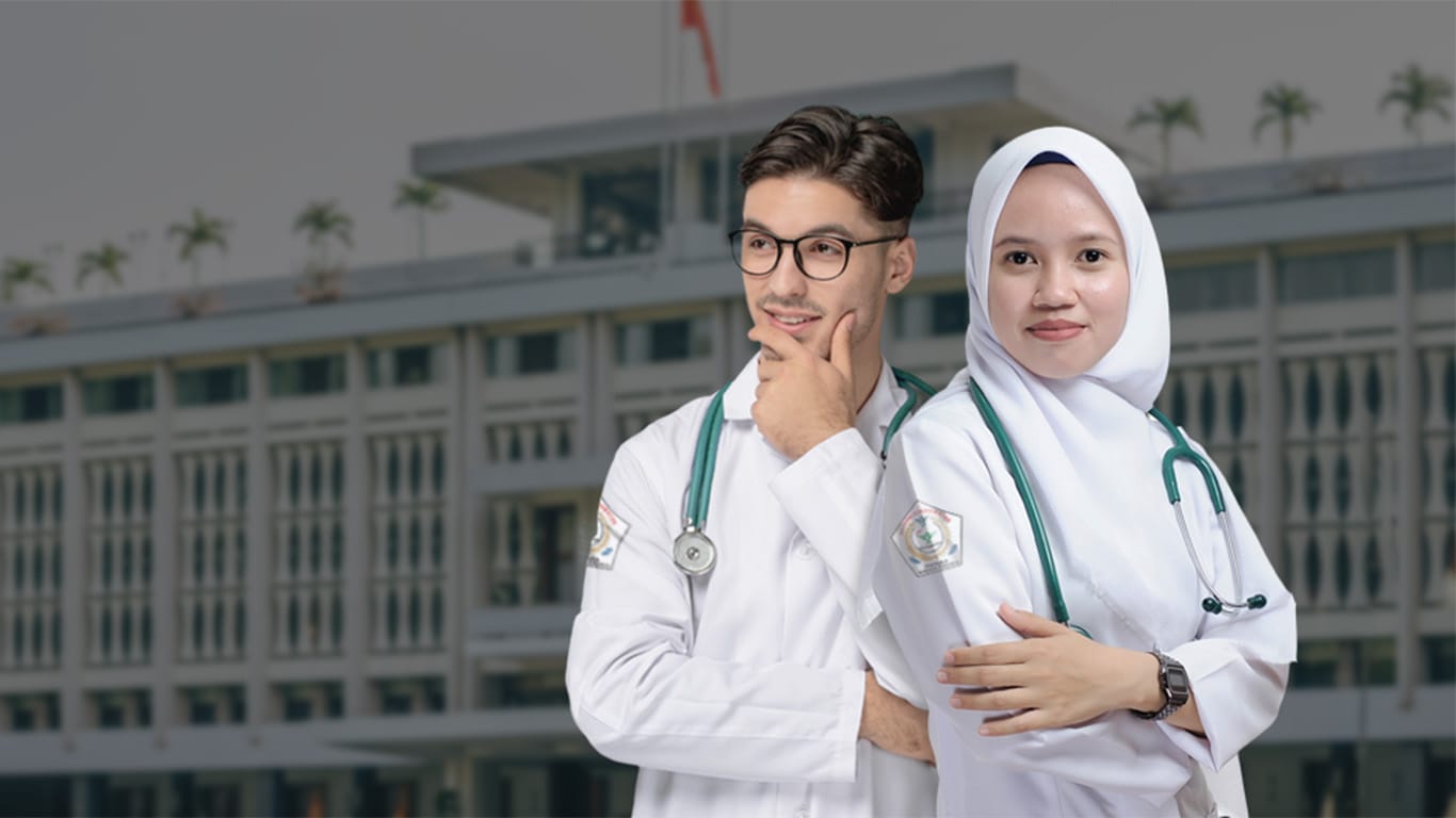 Mahasiswa keperawatan Akper Persada Garuda Pusaka mengenakan seragam putih dengan stetoskop di depan gedung kampus sebagai simbol pendidikan perawat profesional di Tangerang Selatan.