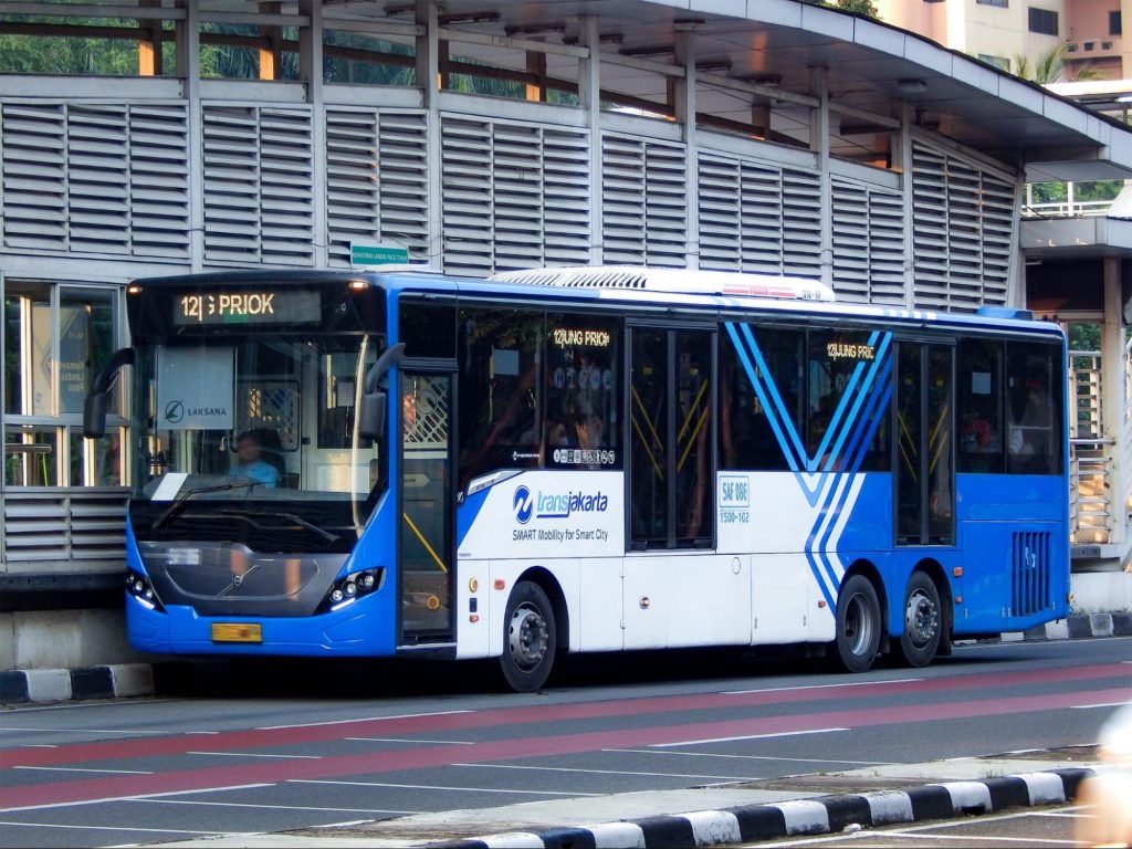 iklan transit bus Rebound Ads untuk meningkatkan visibilitas dan branding bisnis