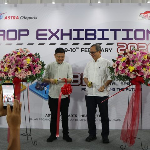 Peresmian Astra Otoparts Exhibition 2026 melalui seremoni gunting pita di Jakarta