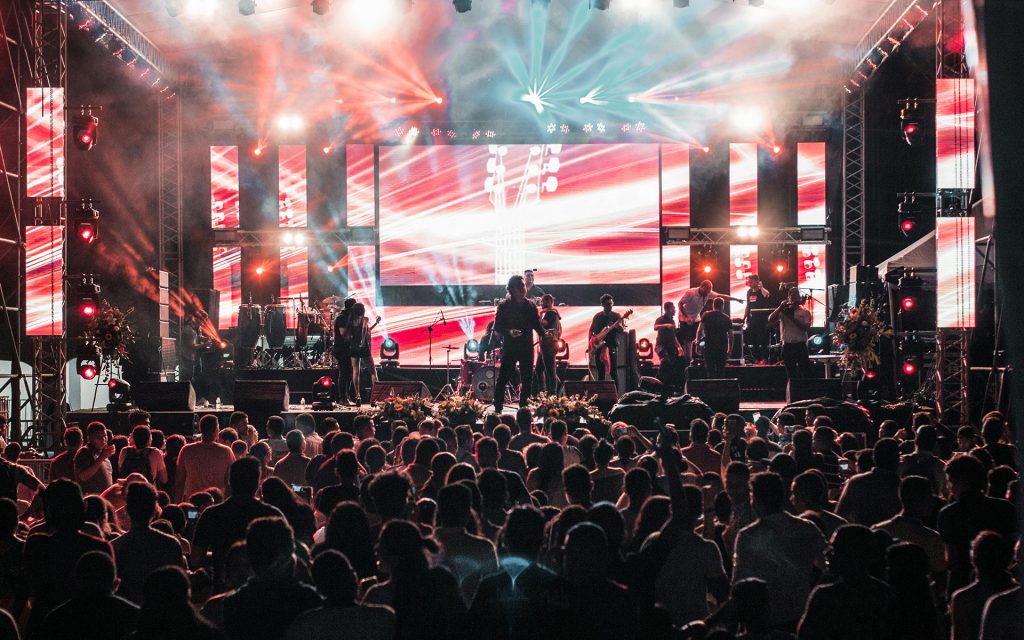 sewa videotron jakarta untuk panggung konser dengan layar LED besar