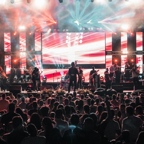 sewa videotron jakarta untuk panggung konser dengan layar LED besar