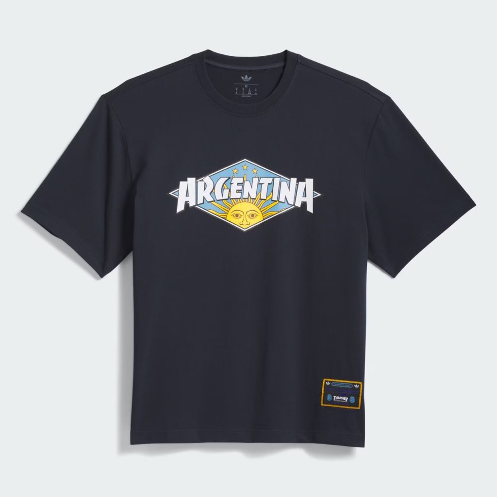 Argentina x Thrasher T-Shirt warna Night Navy dengan grafis Argentina dan logo kolaborasi adidas Skateboarding.