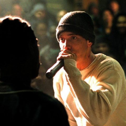 Eminem sebagai B-Rabbit dalam adegan battle rap film 8 Mile tahun 2002