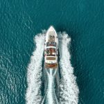 Kapal cepat untuk liburan di Bali